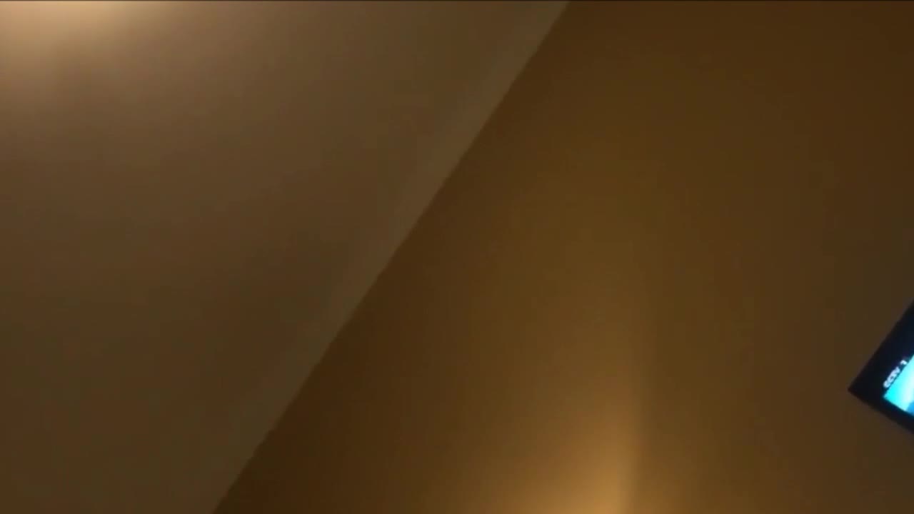 絲襪人妻展現高難度口交姿勢3